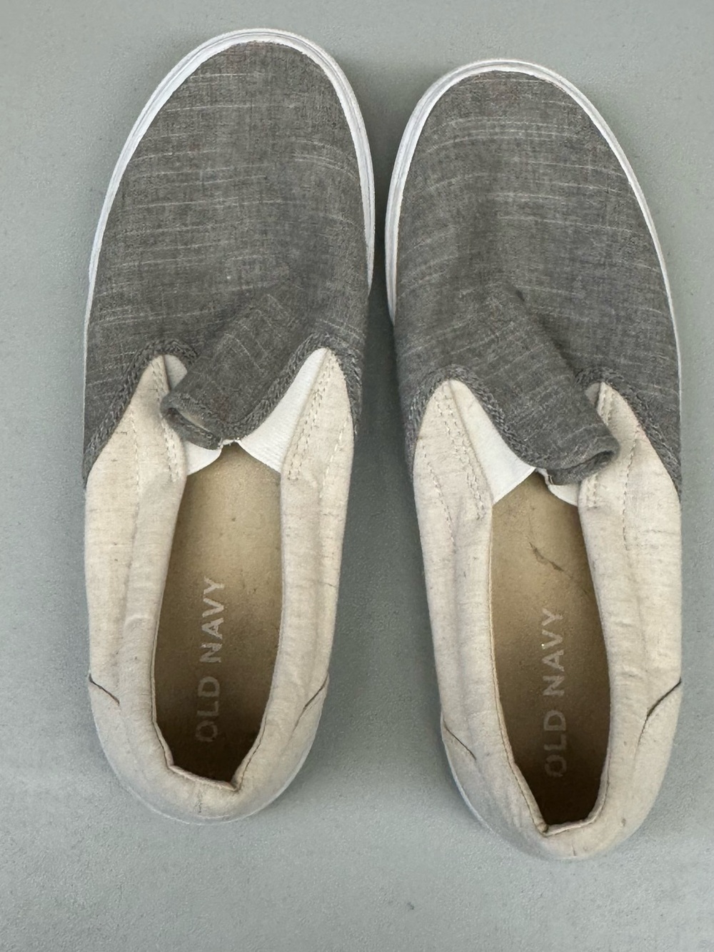 Old Navy Men's Slip-On Canvas Loafers in Gray and Cream size 13